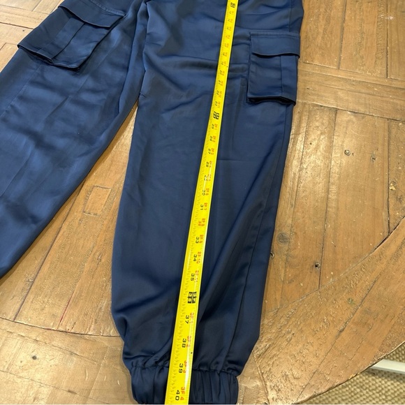superdown Rachel Satin Cargo Pants Navy Womens Small Joggers Belted Revolve - Picture 9 of 12